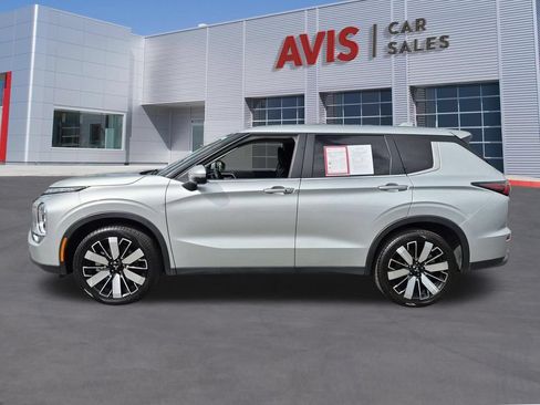 Used 2025 Mitsubishi Outlander SE AWD/4WD image 10