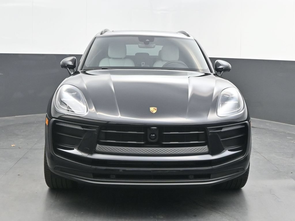 Certified 2026 Porsche Macan AWD/4WD image 10
