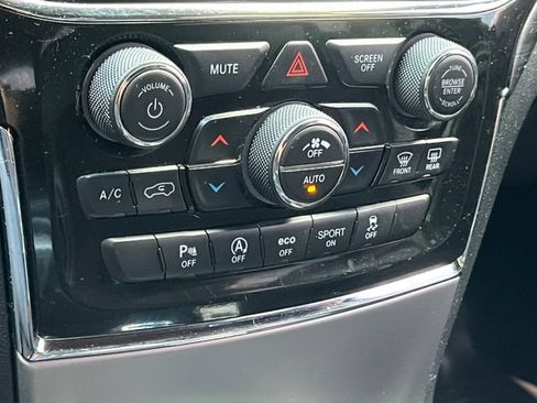 Used 2021 Jeep Grand Cherokee Laredo X AWD/4WD image 26