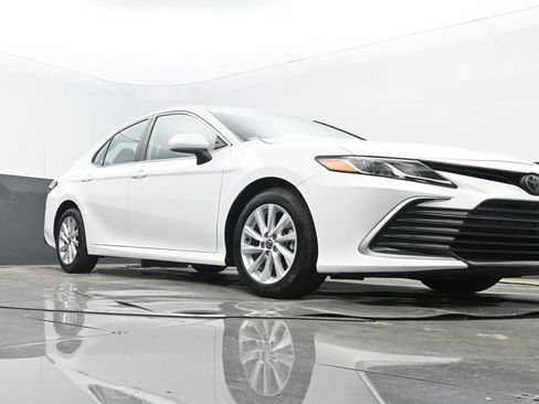 Used 2023 Toyota Camry LE image 24