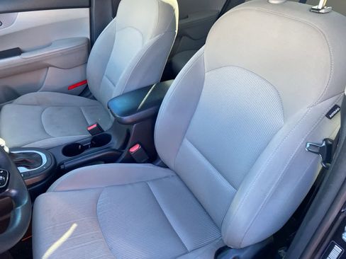 Used 2021 Kia Forte LXS image 11