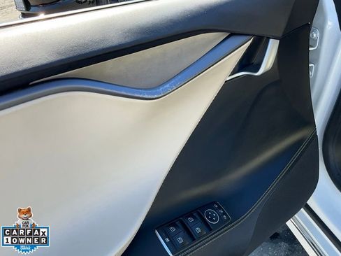 Used 2018 Tesla Model S 75D image 24