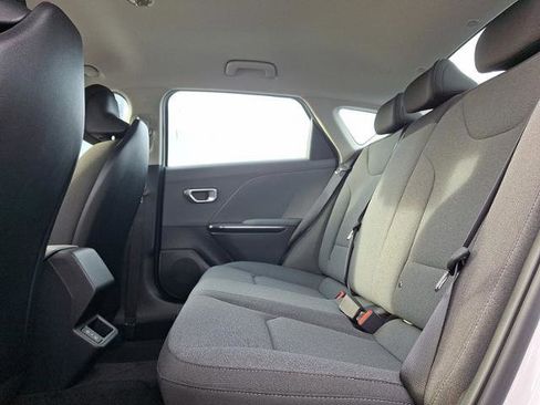 New 2025 Kia K4 LXS image 5