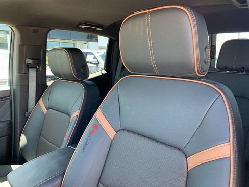 New 2026 GMC Canyon AT4 w/ AT4 Premium Package AWD/4WD image 17