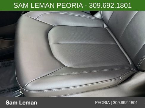 New 2026 Chrysler Pacifica Select FWD image 18