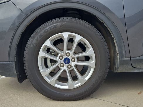 Used 2020 Ford Escape SE FWD image 12