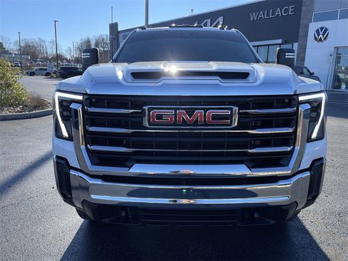 Used 2024 GMC Sierra 2500 SLE w/ SLE Value Package; image 2