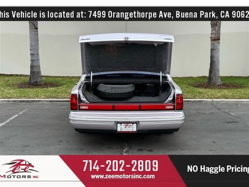 Used 1992 Lincoln Town Car Signature image 15