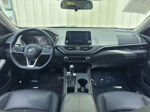 Used 2021 Nissan Altima 2.5 SR w/ SR Premium Package FWD image 12