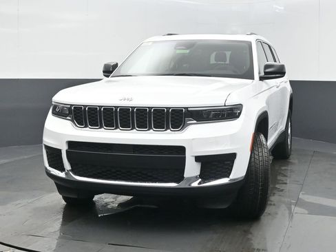New 2026 Jeep Grand Cherokee L Laredo image 3