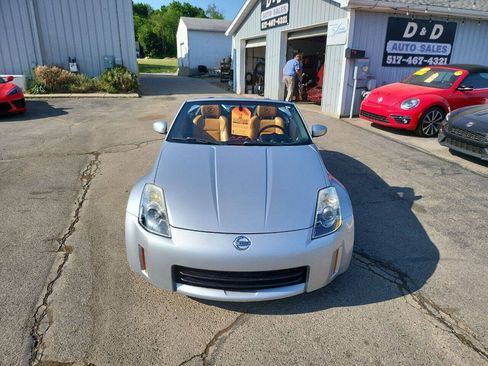 Used 2006 Nissan 350Z Enthusiast w/ (S02) Side Air Bags Pkg RWD image 12