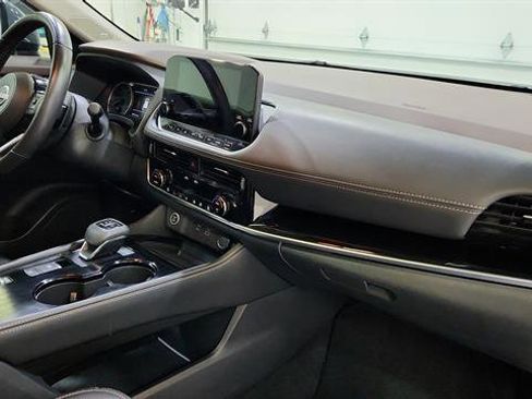 Used 2022 Nissan Rogue SL w/ SL Premium Package image 26