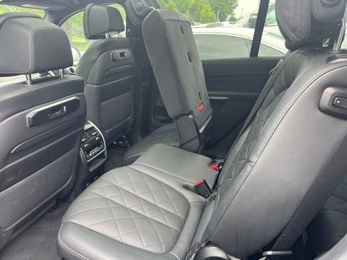 Used 2023 BMW X7 xDrive40i w/ M Sport Package AWD/4WD image 8