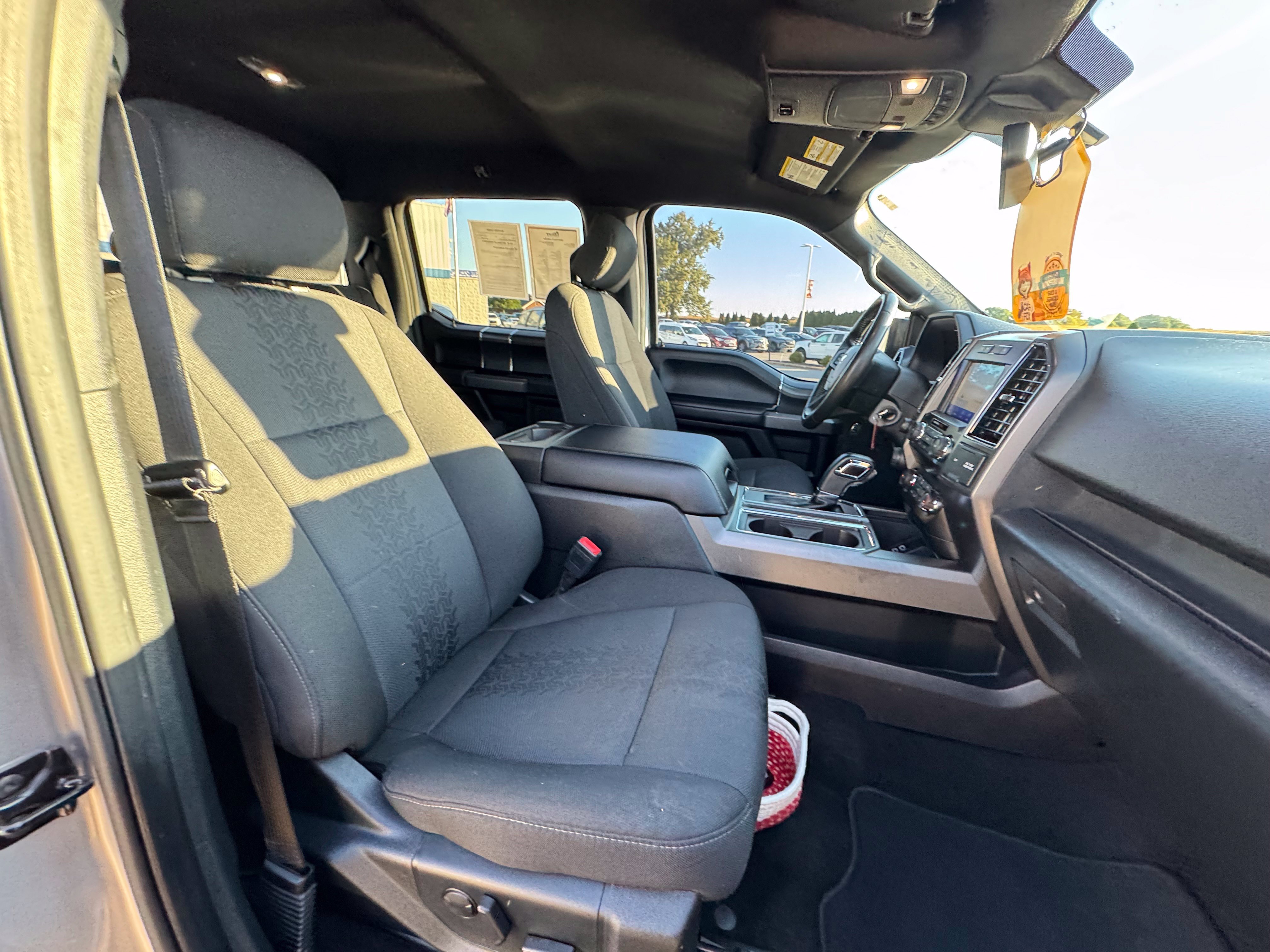 Used 2019 Ford F150 XLT w/ Equipment Group 302A Luxury AWD/4WD image 30