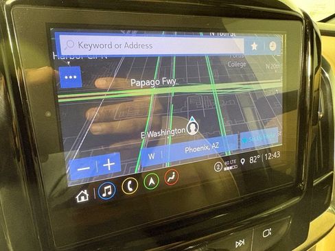 Used 2023 Chevrolet Traverse Premier FWD image 33