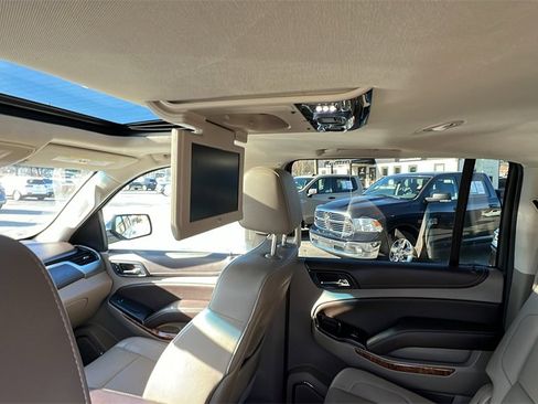 Used 2016 Chevrolet Suburban LTZ image 25