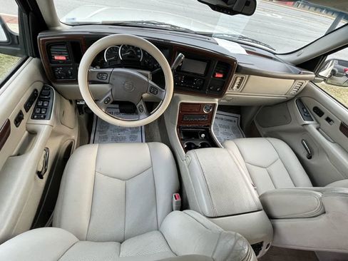 Used 2003 Cadillac Escalade LUXURY image 18