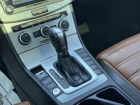 Used 2014 Volkswagen CC Executive image 32