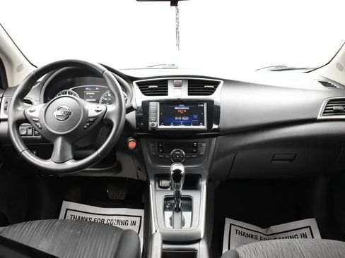Used 2019 Nissan Sentra SV FWD image 18