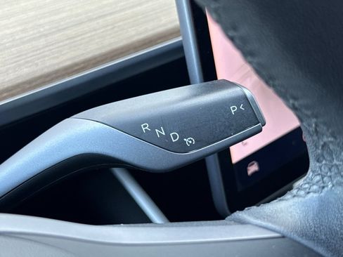 Used 2021 Tesla Model Y Long Range AWD/4WD image 18