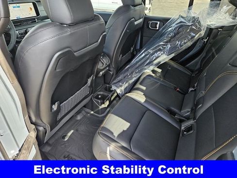 New 2025 Jeep Gladiator Sport image 24