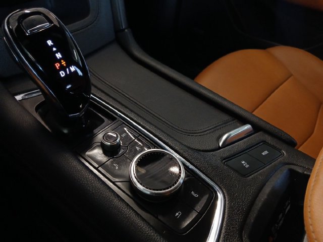 Used 2024 Cadillac XT5 Premium Luxury w/ Technology Package FWD image 8