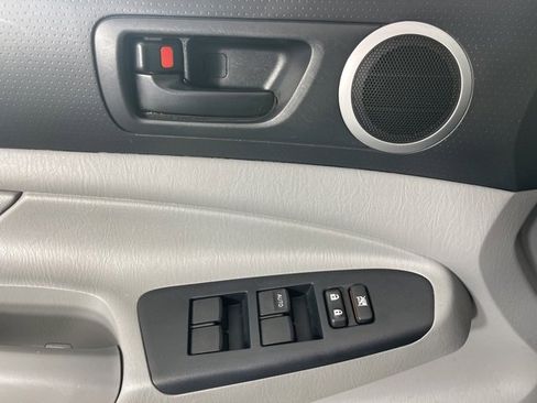 Used 2013 Toyota Tacoma 4x4 Double Cab w/ SR5 Pkg image 25