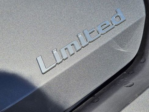 New 2025 Hyundai Elantra Limited FWD image 12