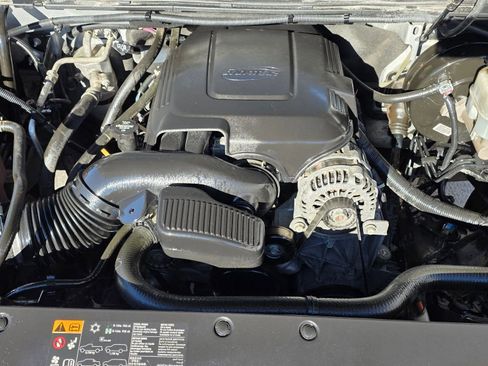 Used 2013 Chevrolet Avalanche LTZ image 8