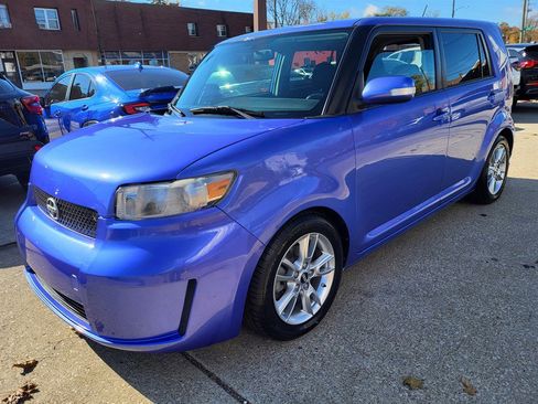 Used 2010 Scion xB image 3