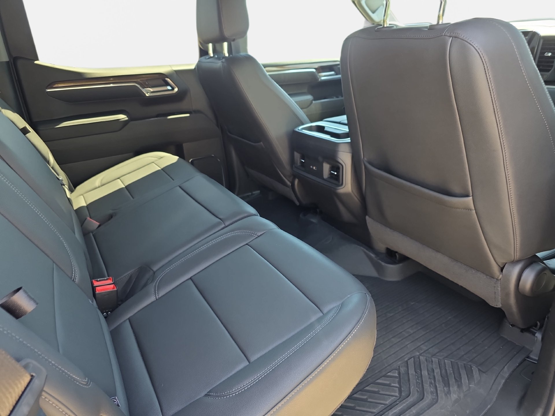 Used 2025 Chevrolet Silverado 1500 LT Trail Boss w/ Convenience Package II AWD/4WD image 11