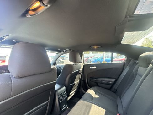 Used 2018 Dodge Charger R/T w/ Blacktop Package image 18