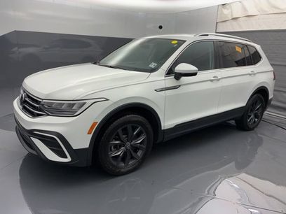 Used 2024 Volkswagen Tiguan SE