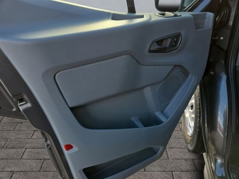 Certified 2017 Ford Transit 350 XLT image 10