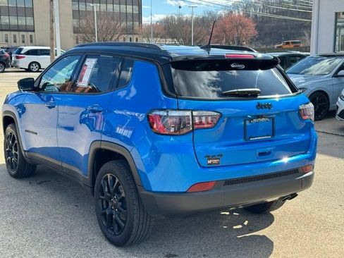 Used 2022 Jeep Compass Latitude w/ Convenience Group AWD/4WD image 4