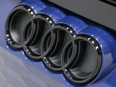 Used 2024 Audi e-tron GT Premium Plus w/ Performance Package image 90