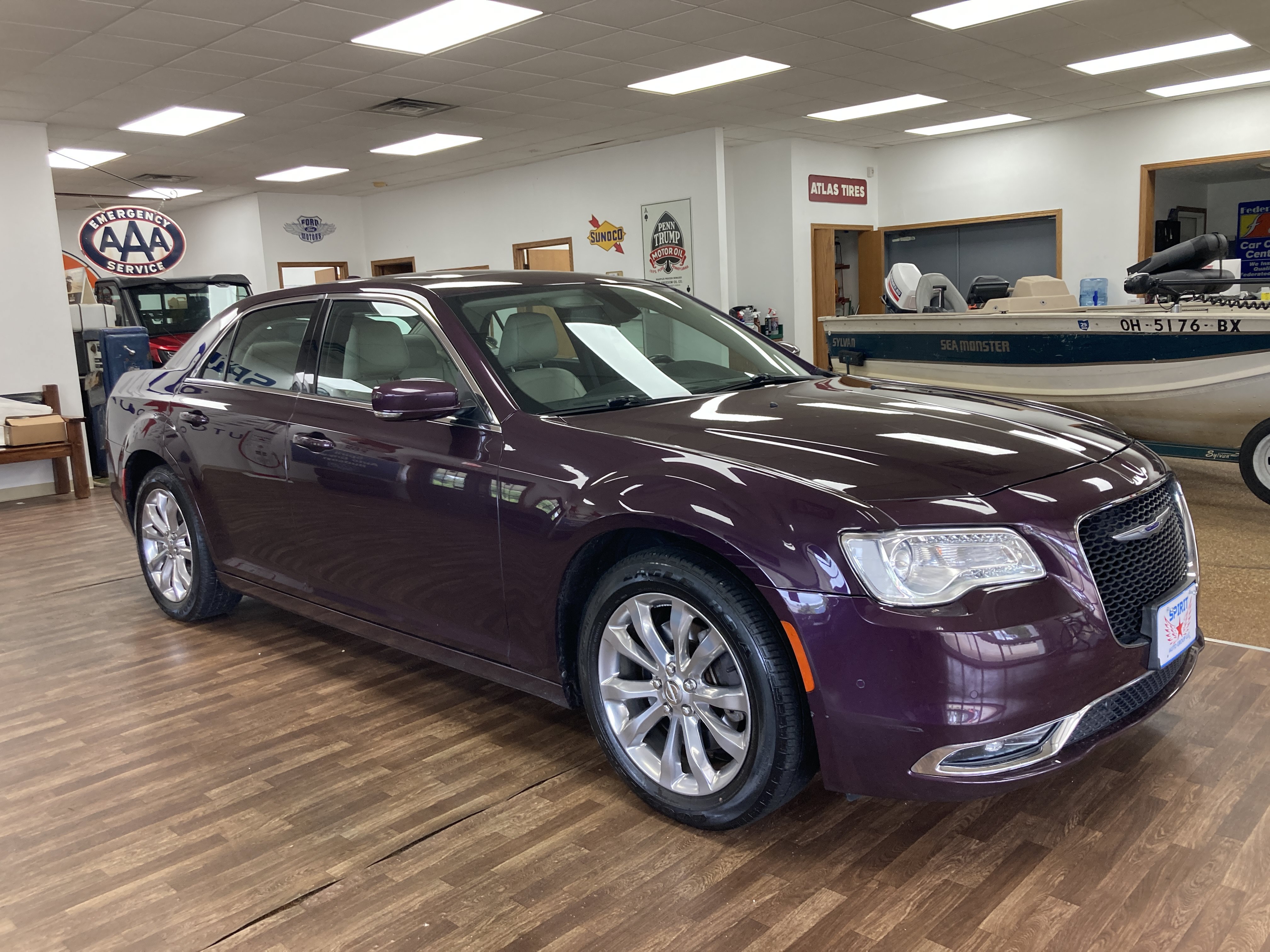 Used 2021 Chrysler 300 Touring L w/ Popular Equipment Group AWD/4WD image 4
