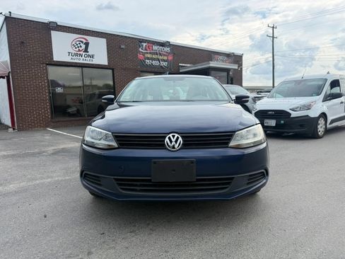 Used 2011 Volkswagen Jetta SE FWD image 6
