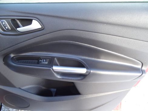 Used 2019 Ford Escape SE image 38