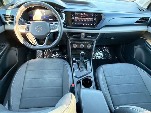 Used 2023 Volkswagen Taos SE w/ Panoramic Sunroof Package image 14