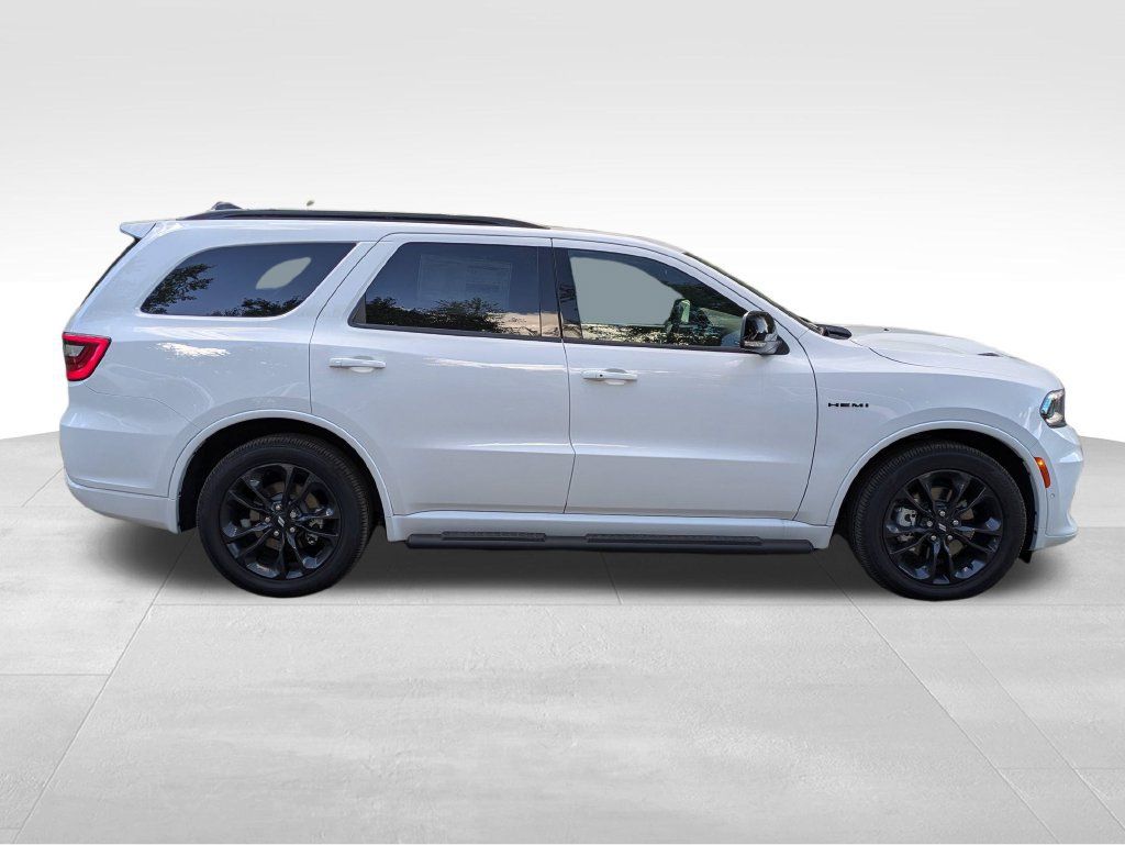 Used 2025 Dodge Durango R/T AWD/4WD image 2