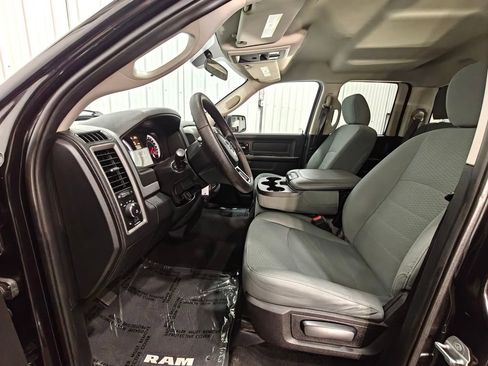 Used 2017 RAM 1500 Express AWD/4WD image 23