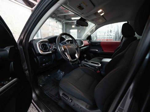 Certified 2023 Toyota Tacoma SR5 image 9