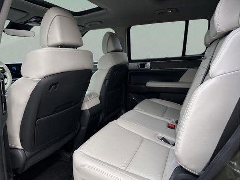 Used 2024 Hyundai Santa Fe Limited image 17