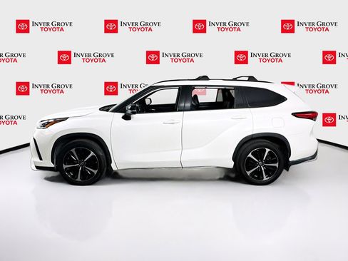 Used 2021 Toyota Highlander XSE AWD/4WD image 8