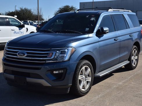 Used 2020 Ford Expedition XLT w/ Equipment Group 202A image 2