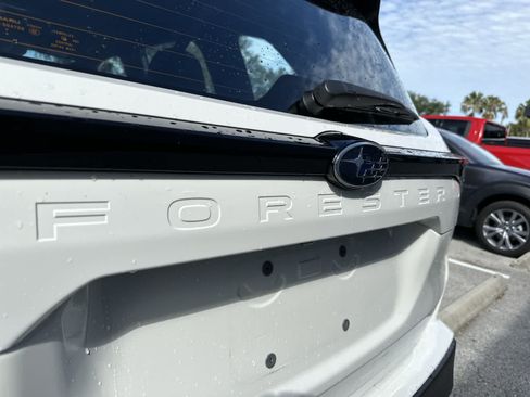 Used 2025 Subaru Forester AWD/4WD image 15