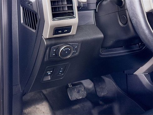 Used 2020 Ford F150 Lariat w/ Equipment Group 502A Luxury image 4