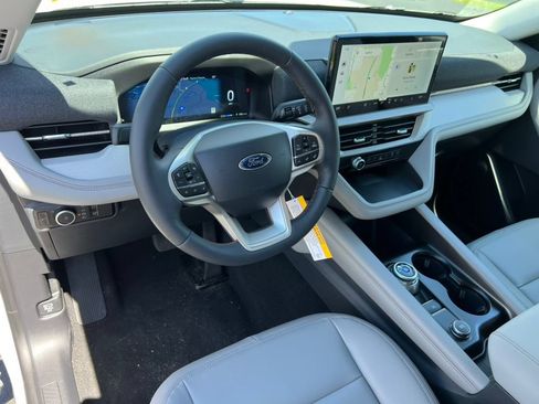 Used 2026 Ford Explorer Active w/ Active Comfort Package AWD/4WD image 17
