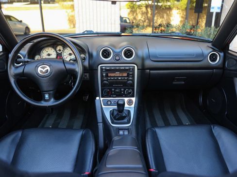 Used 2003 MAZDA MX-5 Miata LS RWD image 6